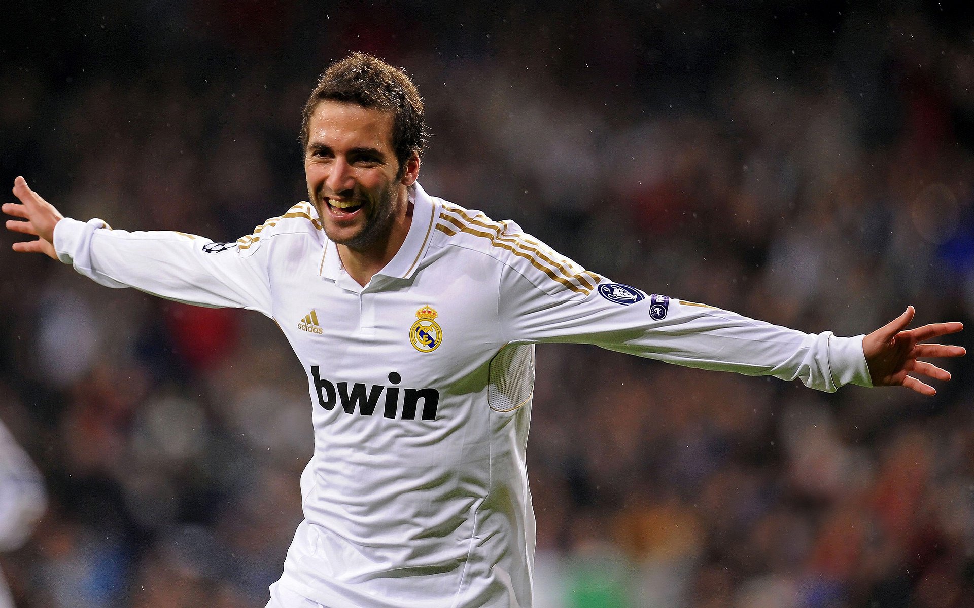 乐鱼官网-刀光剑影：双方实力对比让人不禁为之动容，刀光剑影下一句怎么说